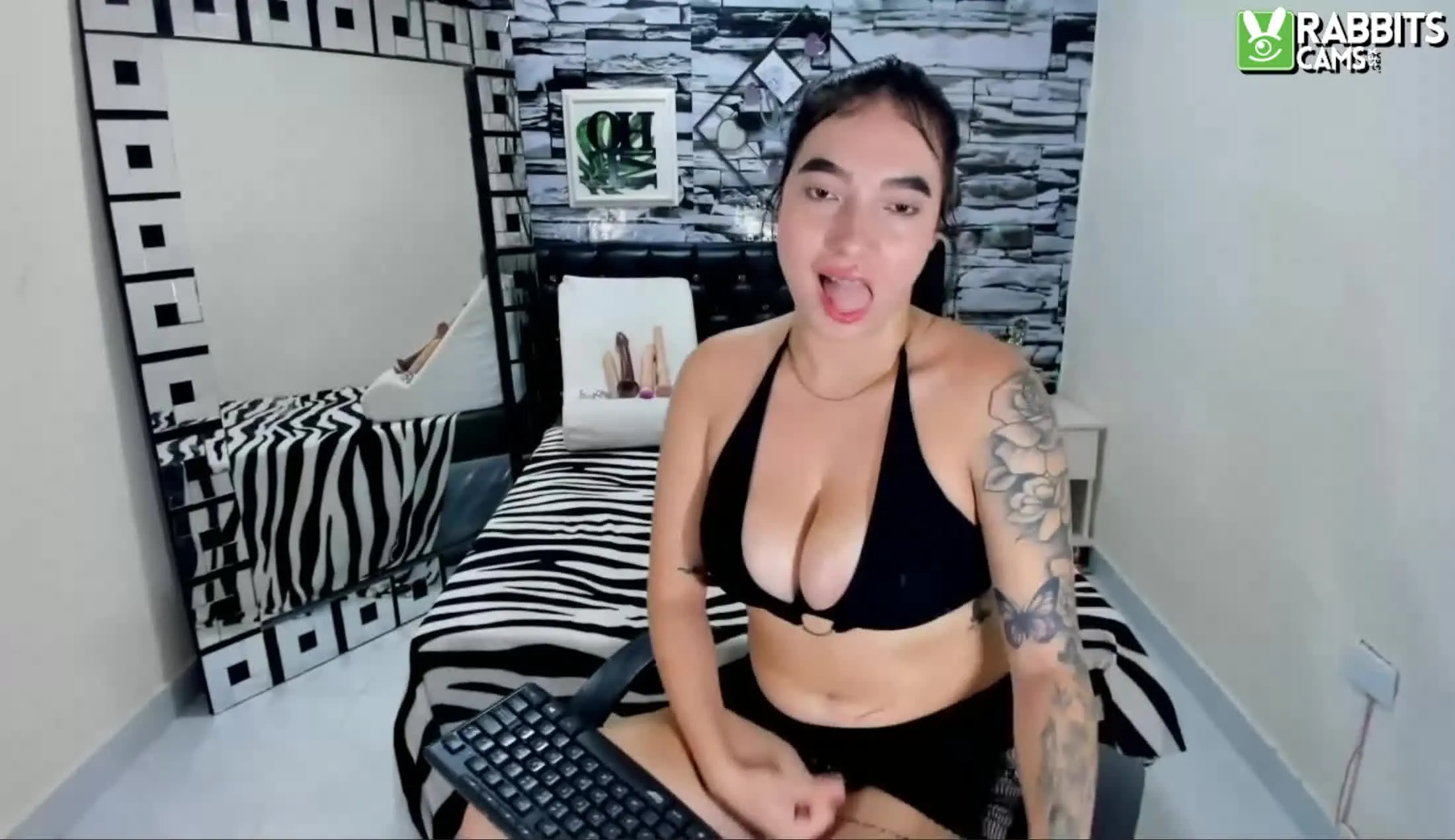 Artista AlanaSwweet Video 1