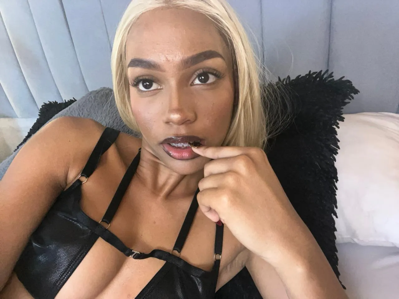 Intérprete aylacallowey Foto 1