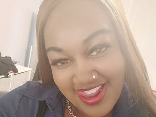 Imagen de perfil de modelo de cámara web de PrettyBrownRoundd