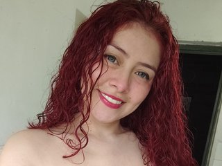 SweetKushina18 profilbild på webbkameramodell 