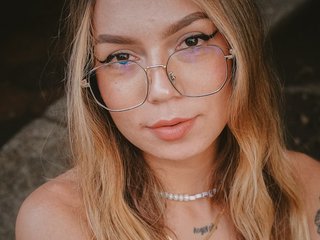 Image de profil du modèle de webcam itzykitty