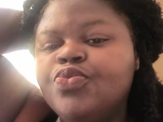 Image de profil du modèle de webcam Bustylolo