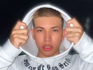AaroonPassion cam model profile picture 