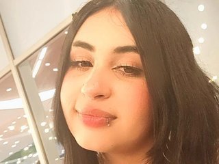 ZayraGlow profielfoto van cam model 