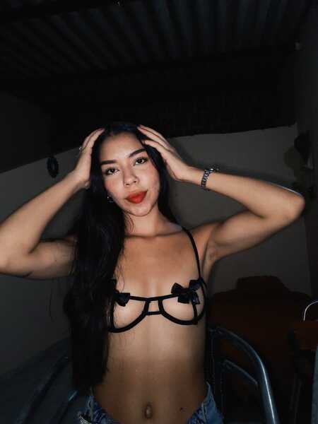 Performer IsabellaWhites Photo 3