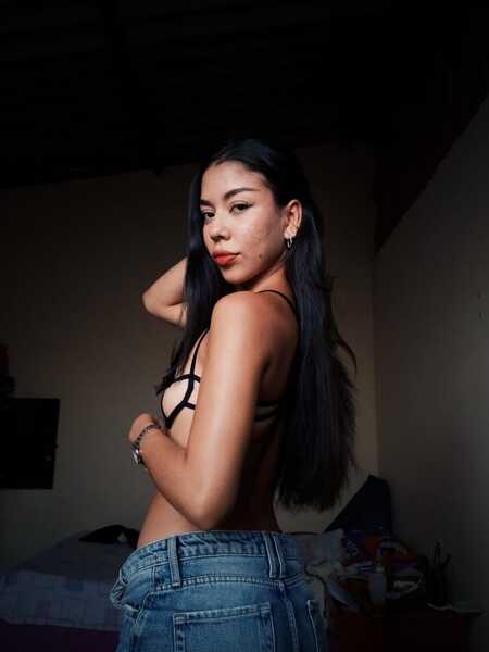 Performer IsabellaWhites Photo 4