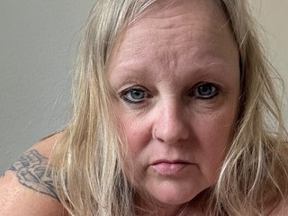 Image de profil du modèle de webcam MzzDee