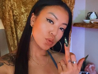 PriestessWu cam model profile picture