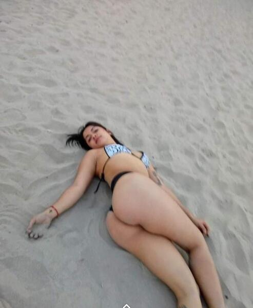 Artista AngelinMae Foto 4