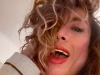 Angelfallen2002 cam model profile picture