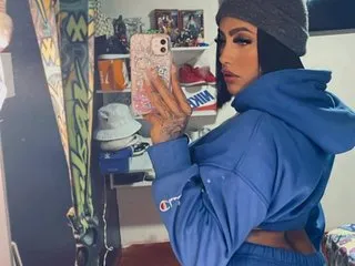 Image de profil du modèle de webcam nikkylatin