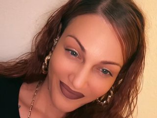 Imagen de perfil de modelo de cámara web de RedDacted