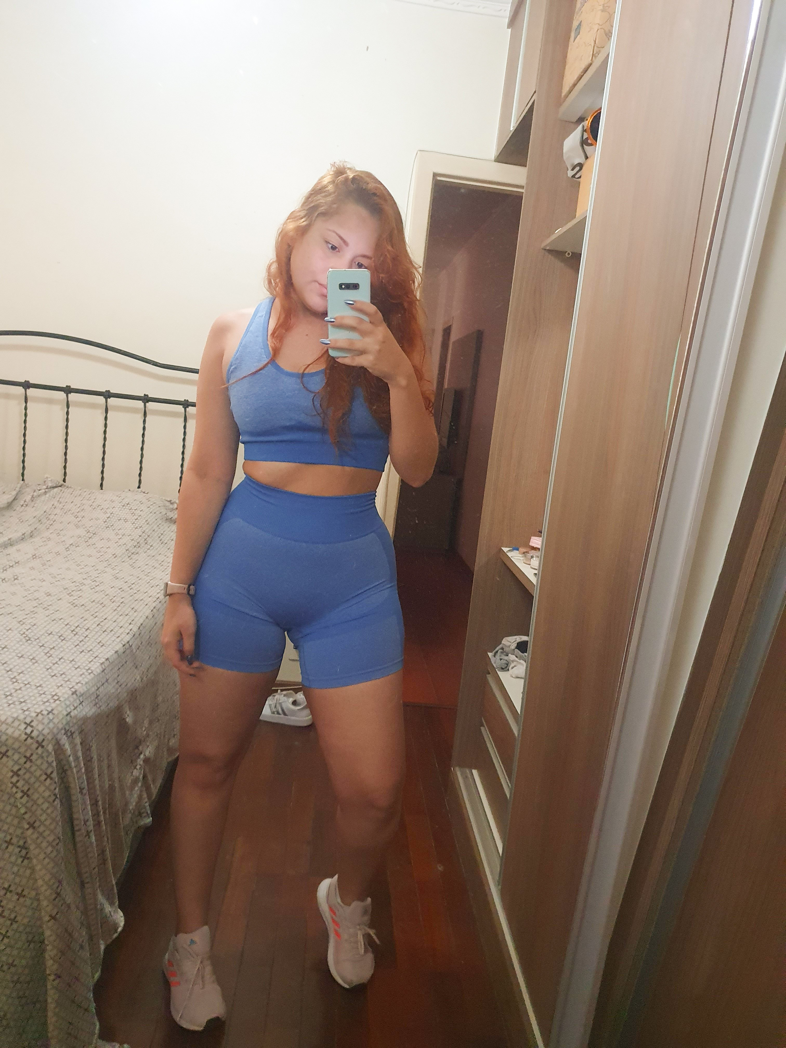 Performer RedJulia Photo 1