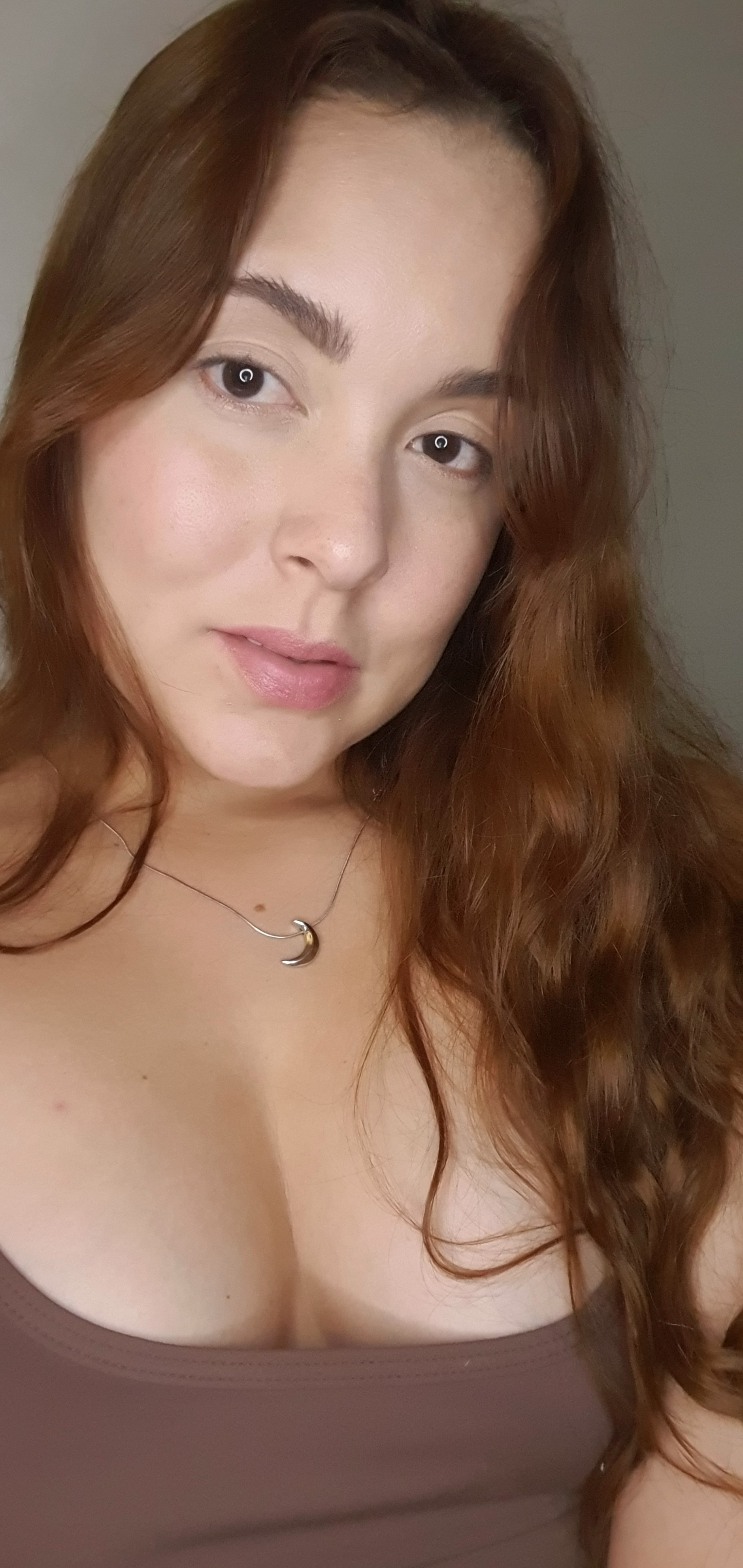 Performer RedJulia Photo 4