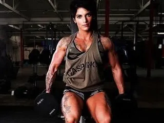 NiceMuscleGirlXZXZ