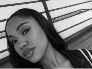 SerenaWells cam model profile picture