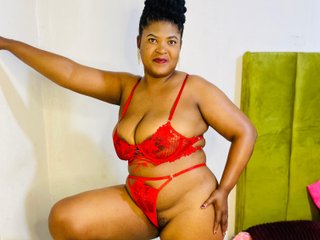 Image de profil du modèle de webcam Sexybusty19