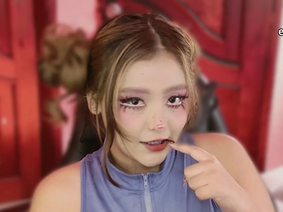 Performer Tinie_Sofiaa Photo 7