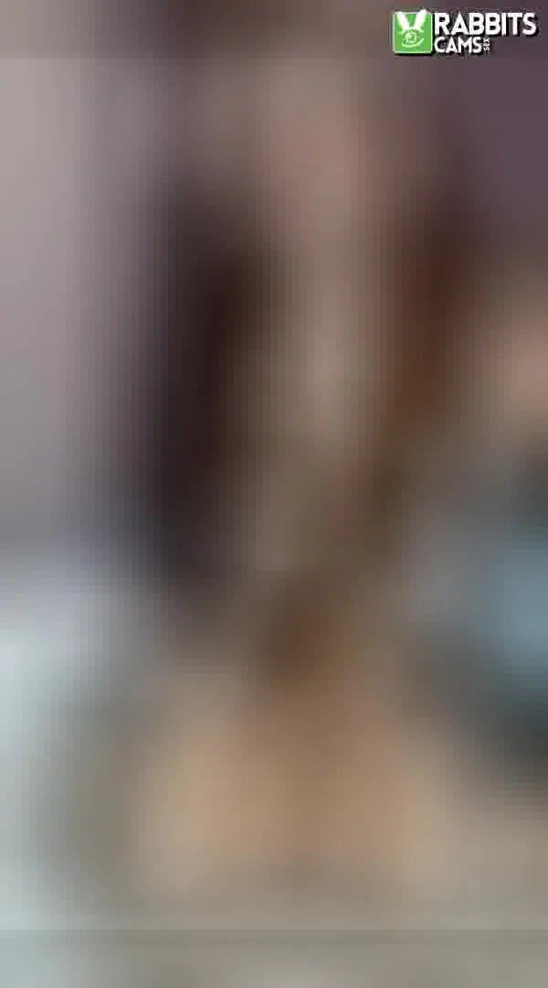 Artist Julia_Waynne Video 1