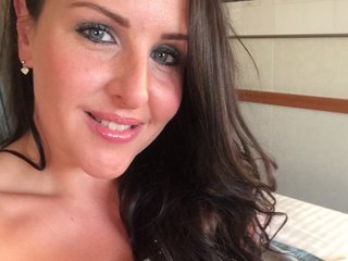 Naturallycurvy profielfoto van cam model 
