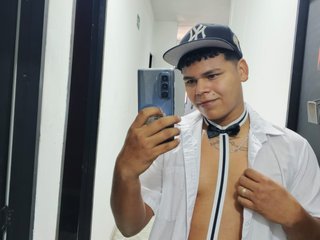 Image de profil du modèle de webcam CanelaBoyys