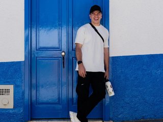 shule7 profielfoto van cam model 