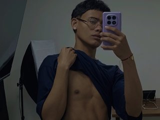 Image de profil du modèle de webcam Nineten_Bl