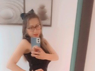 Image de profil du modèle de webcam Emelysol18