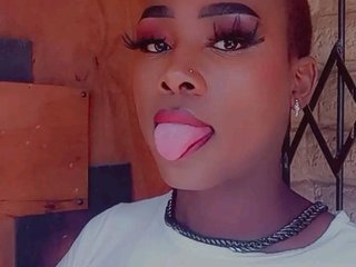 lsnickykhanyile profilbild på webbkameramodell 