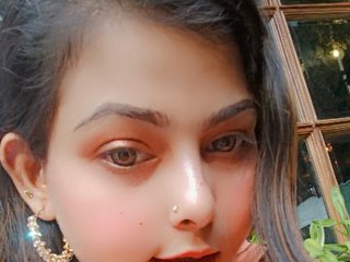 Imagen de perfil de modelo de cámara web de Madhumita