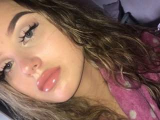 Image de profil du modèle de webcam Petiteprinny18