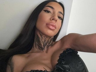 Image de profil du modèle de webcam KiaraMoreno