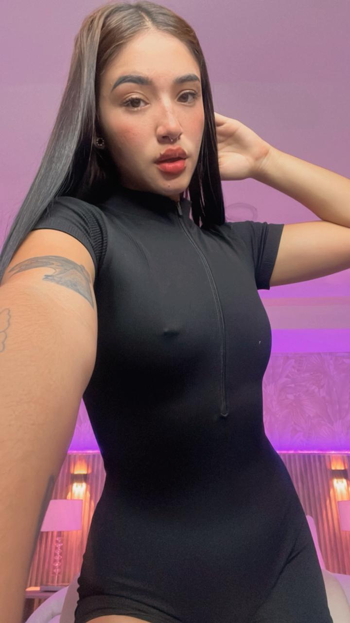 Performer antonellaagrayy Photo 9