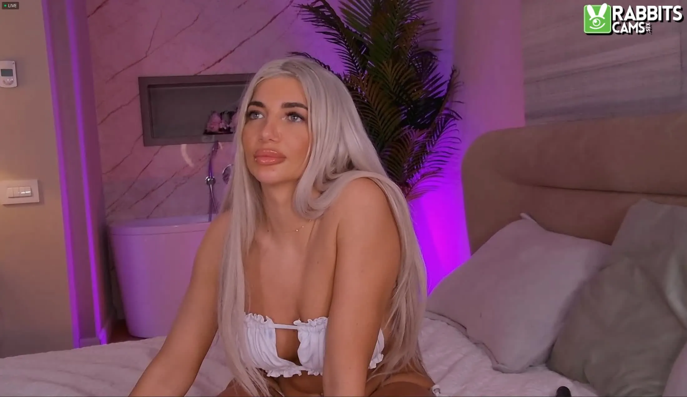 Performer EllsaSin Video 1