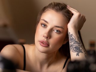 Profilbilde av LilyRader18 webkamera modell