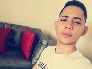 Image de profil du modèle de webcam Kriss_99