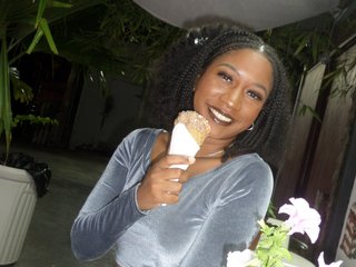 Imagen de perfil de modelo de cámara web de Yummyluvsme