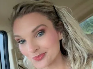 Bustybooty111 cam model profile picture