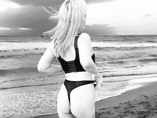 IvoryStripes cam model profile picture