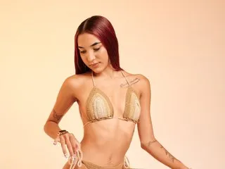 Imagen de perfil de modelo de cámara web de littlejuliee019