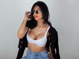 BiancaRibeiro cam model profile picture 