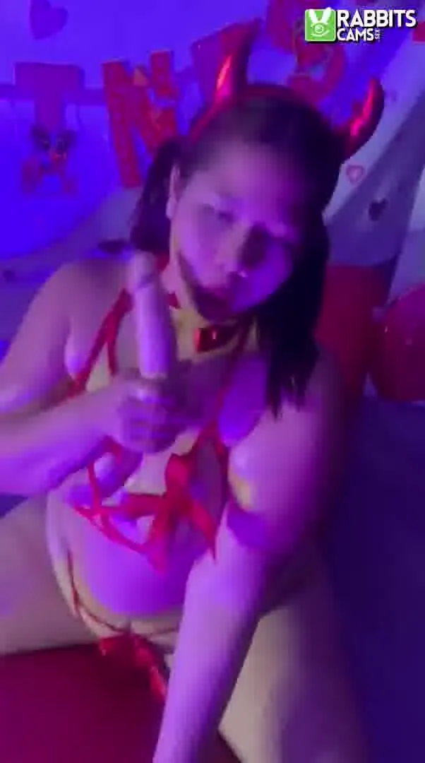 Performer Penelloppe Video 3