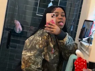 Image de profil du modèle de webcam Maddiibaee