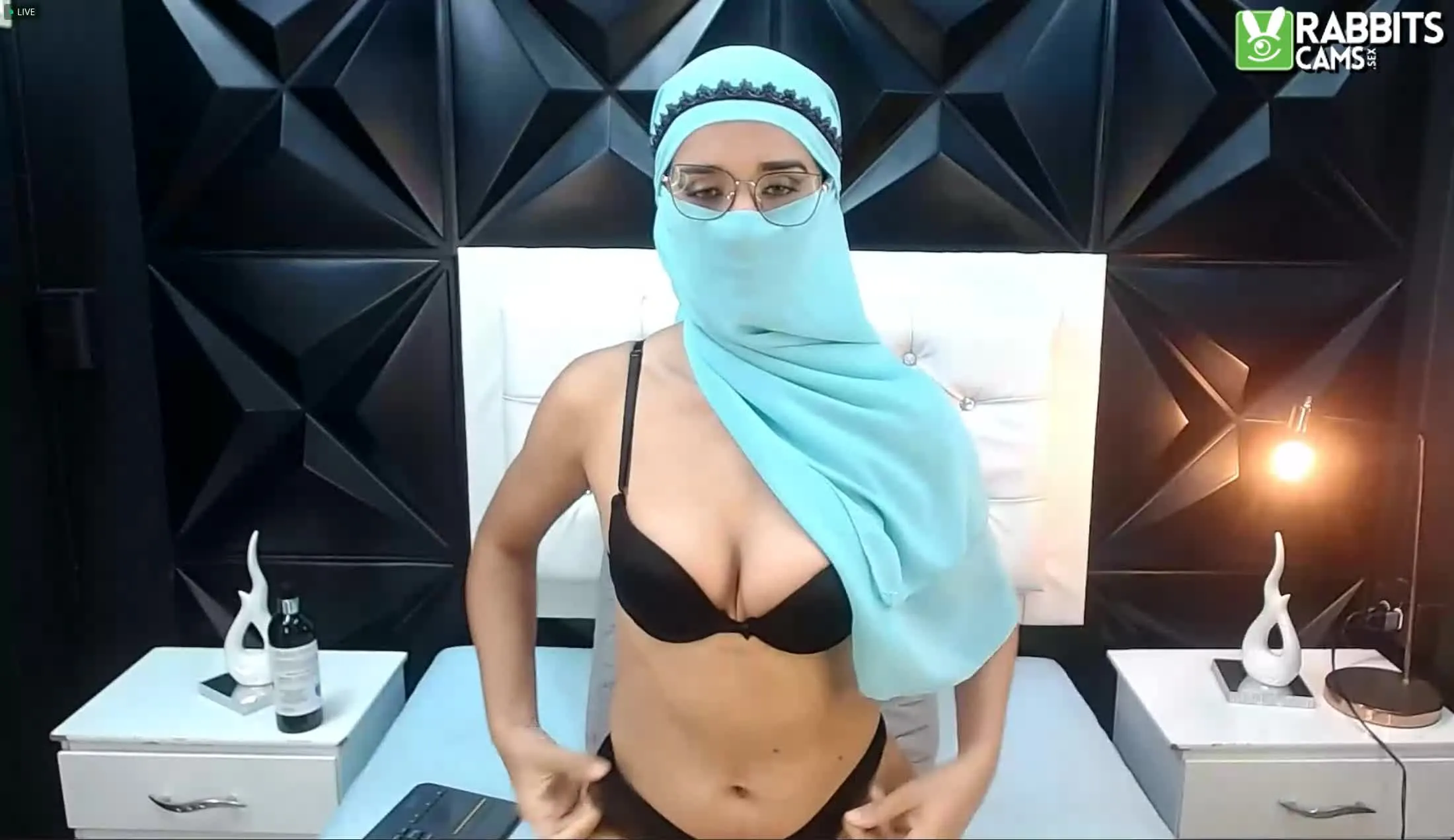 Artist Yasmin_Muley Video 1