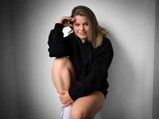 SabrinnaLewis immagine del profilo del modello di cam