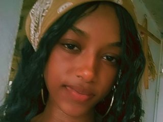 Image de profil du modèle de webcam Laurahot10