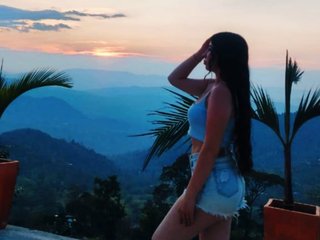 Image de profil du modèle de webcam carolinav