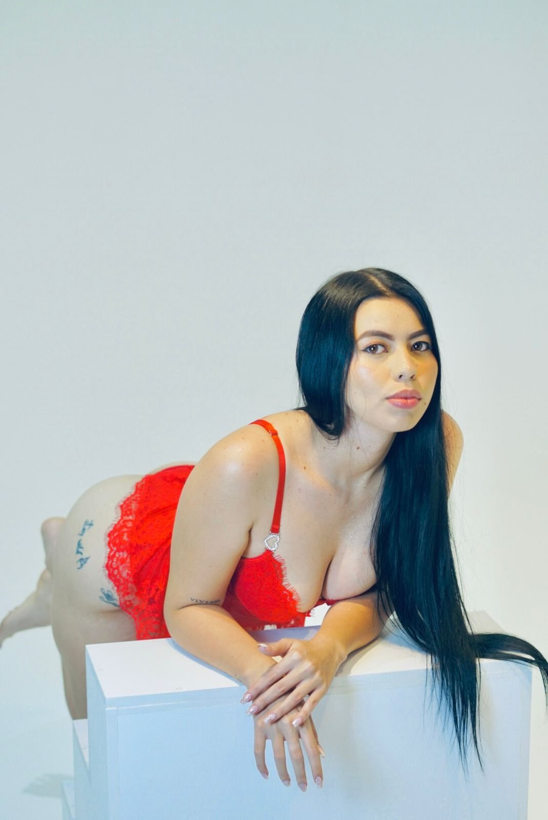 Performer MilaaStorm Photo 4