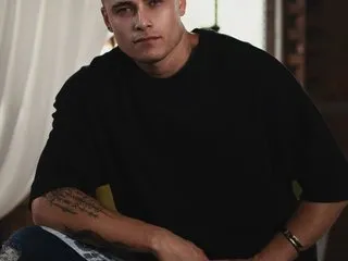 Image de profil du modèle de webcam connor_smith