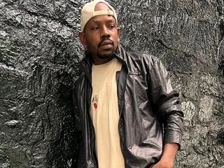 muller_asher live cam